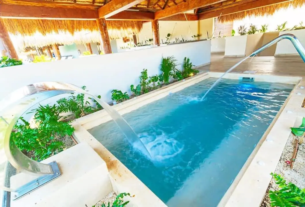 Stunning 2 Bedroom Apartment At Condo With Best Tulum Infinity And Jacuzzi By Waves Management Holiday home