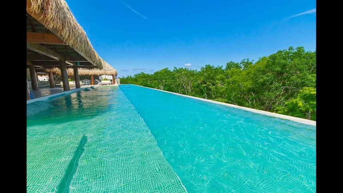 Stunning 2 Bedroom Apartment At Condo With Best Tulum Infinity And Jacuzzi By Waves Management 0*,  Messico